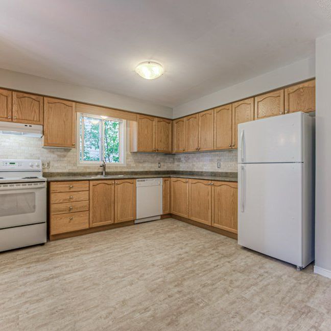For Lease - 506 Chablis Drive, Waterloo, Ontario - Photo 1