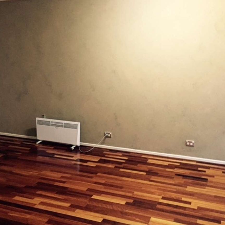 Stylish Inner-North Living in Prime Thornbury Location - Photo 1