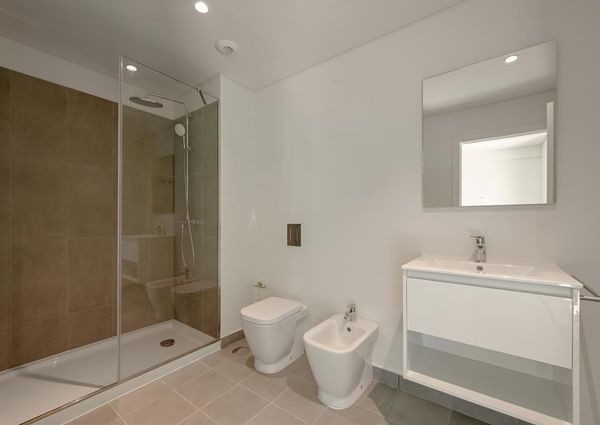 2 Bedroom Apartment with garden, Miraflores, Oeiras