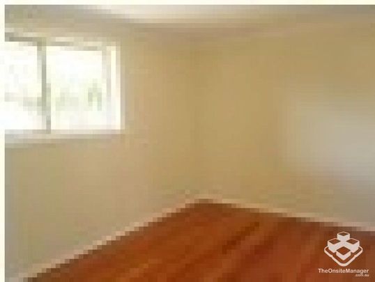 Walking to Carlingford High School with air con - Photo 1