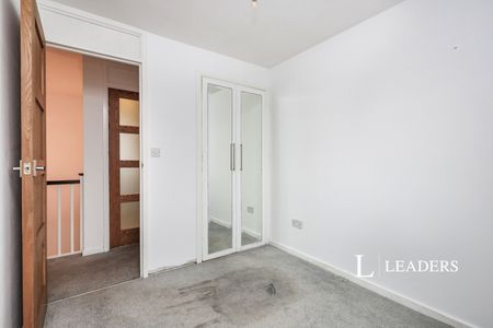 3 bedroom house to rent Hadlow Avenue, Eastbourne, BN23 - Photo 4