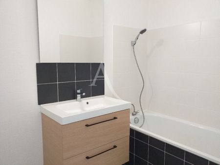 Location Appartement 2 pièces 48m² ANGERS 49000 - Photo 3