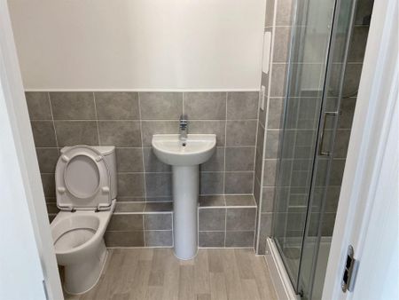 2 Bed Flat, St. Lukes Road, B5 - Photo 3