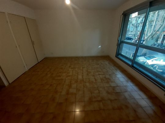 Appartement 1 pièces 28m2 MARSEILLE 6EME 536 euros - Photo 1