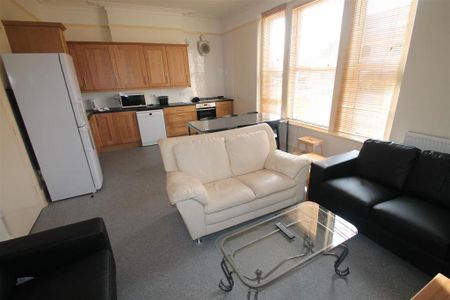 House share to rent - Photo 2