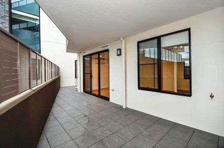 MODERN | PRIME LOCATION | SPACIOUS - Photo 5