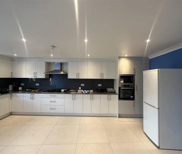 1 bedroom in a house share to rent - Photo 6