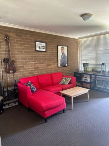 One Bedroom Flat - Ideal for a Single Professional, Couple, or Retiree - Photo 3