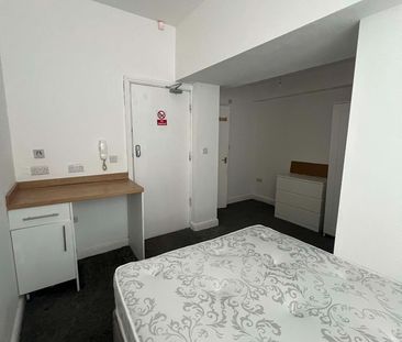 Room in a Shared House, Upper Town Street, LS13 - Photo 2