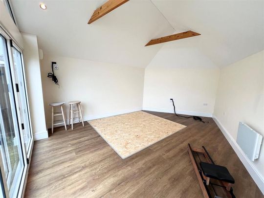 3 bedroom semi-detached house to rent - Photo 1