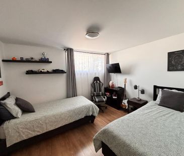 Grand 4 1/2 sur 2 étages - Photo 2