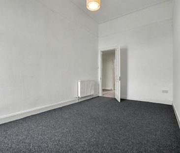 3 bedroom flat to rent - Photo 6