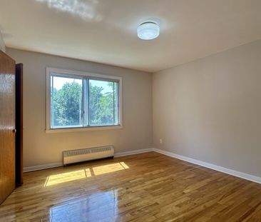 Ahuntsic : Logement de 2 chambres + garage + cour + chauffage et él... - Photo 5