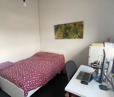 Room in a Shared House, Burnley Road, NW10 - Photo 1