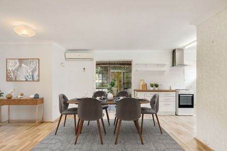 Spacious Living - Photo 2