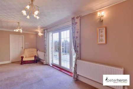 Warwick Drive, East Herrington, Sunderland, SR3 - Photo 5