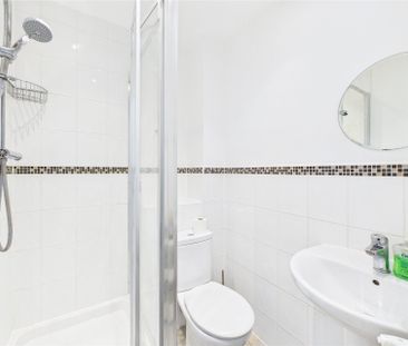 2 bedroom House in Honington Mews, Farnborough - Photo 6