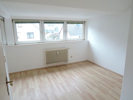 Helle, renovierte Dachgeschosswohnung mit Balkon und Garage in ruhiger und angenehmer Lage im unteren Wieterviertel - Photo 4