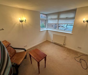 The Street - Photo 2