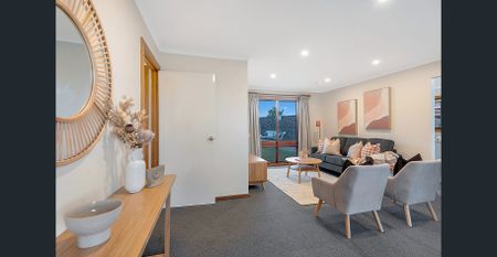 Stylish Family Home in Sought-After Fairview Park – Available 18 Feb! - Photo 3