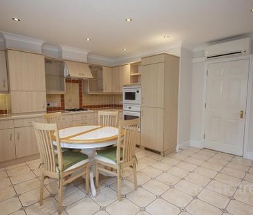 2 bedroom penthouse to rent - Photo 5