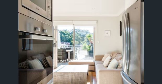 Penthouse Wellington St with secured parking and large terrace - Photo 1