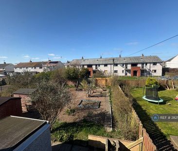 2 bedroom semi-detached house to rent - Photo 4