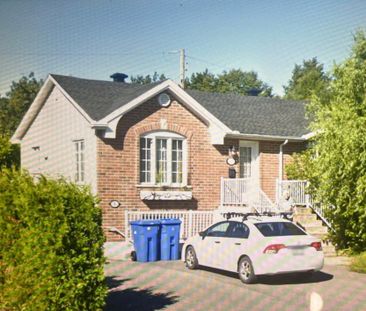 4 1/2 premier étage d une maison - Photo 1