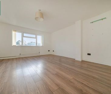 2 bedroom end of terrace house to rent - Photo 2
