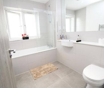 3 bedroom terraced house to rent - Photo 6