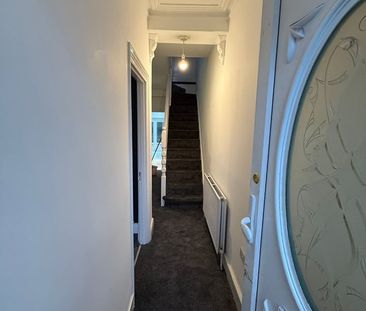 4 Bed Terraced House, Golfe Road, IG1 - Photo 4