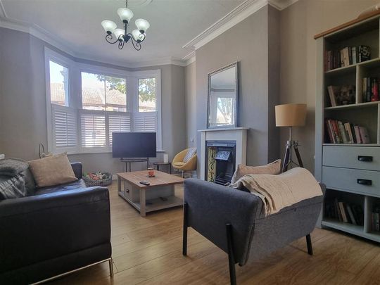 3 bedroom end of terrace house to rent - Photo 1