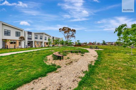 7 Rakia Lane, Fraser Rise VIC 3336 - Townhouse For Rent | Domain - Photo 3