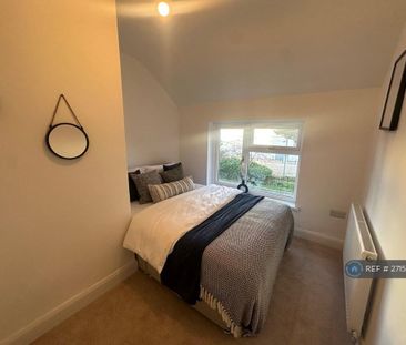 3 bedroom end of terrace house to rent - Photo 5