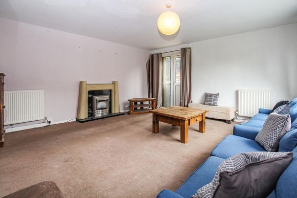 3 bedroom apartment to rent - Photo 1