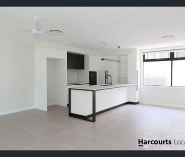 Stylish Townhouse Living in Nundah - Photo 6