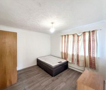 3 bed semi-detached house to rent in SR8 - Photo 4