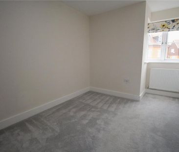 4 bedroom detached house to rent - Photo 4