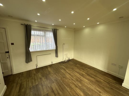 Dickens Avenue, Great Yarmouth - Photo 1