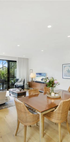 Classic Beauty Meets Architecture and Contemporary Style - Photo 1