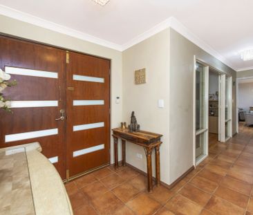 Spacious 4x2 Family Home with Pool! - Photo 3