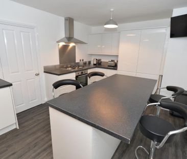 1 bedroom in a house share to rent - Photo 2