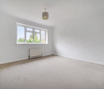 5 bedroom detached house to rent - Photo 4