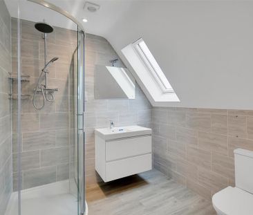 2 bedroom penthouse to rent - Photo 3