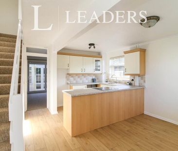 3 bedroom semi-detached house to rent - Photo 6