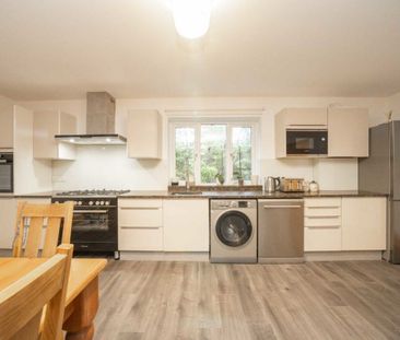Friern Barnet Lane, Whetstone, N20 - Photo 2
