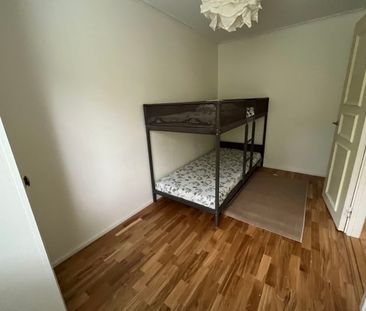 Ardennergatan, Hässelby - Photo 2