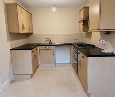 4 bedroom end of terrace house to rent - Photo 6