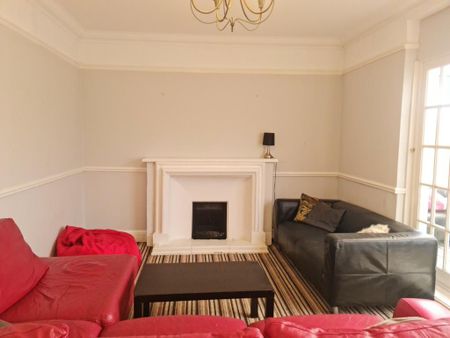 8 bedroom detached house to rent - Photo 2