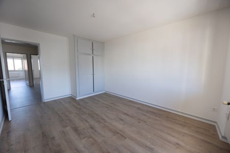 Appartement 2 pièces au 4éme étage avec ascenseur - Photo 2